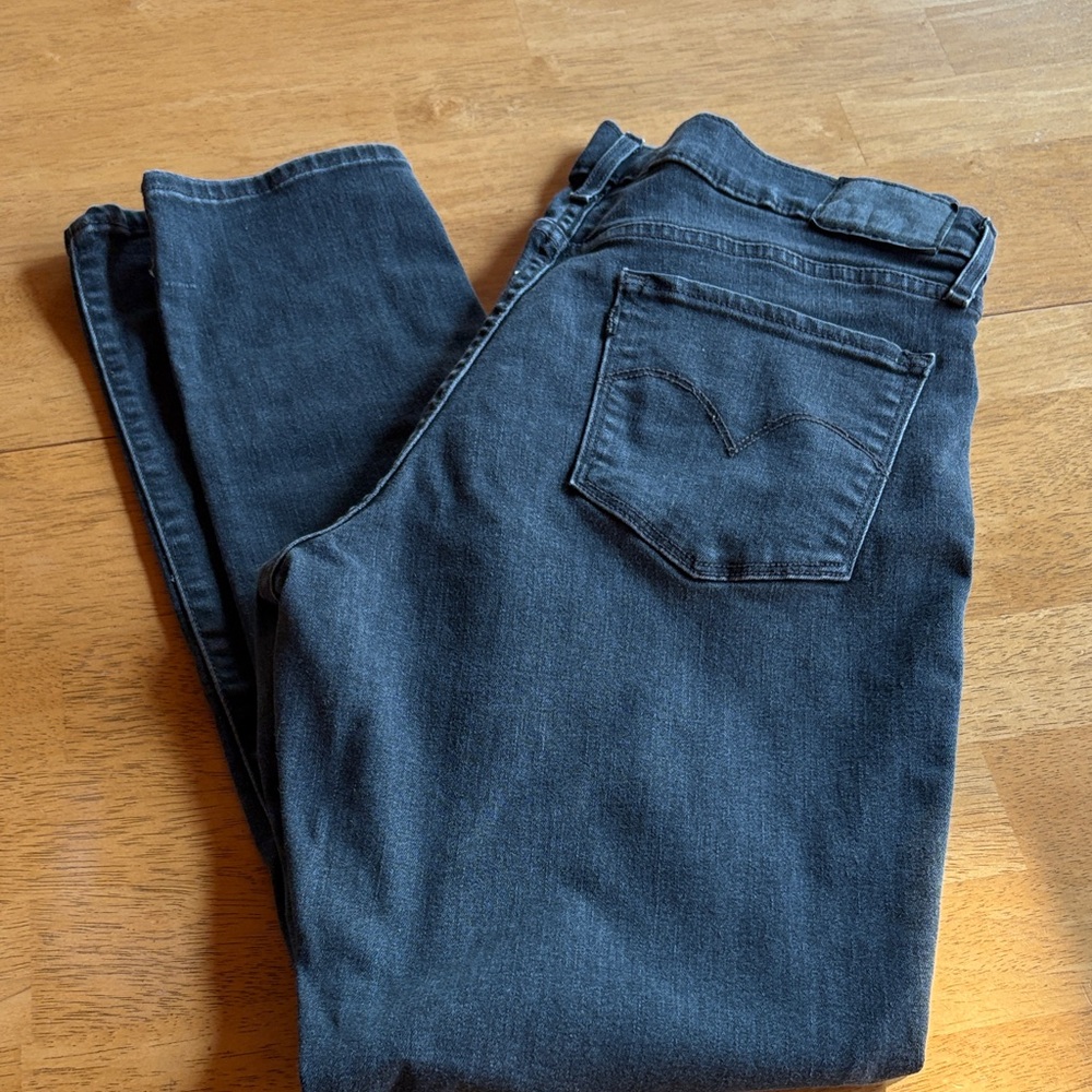 Levi's Women's Skinny Jeans - black wash